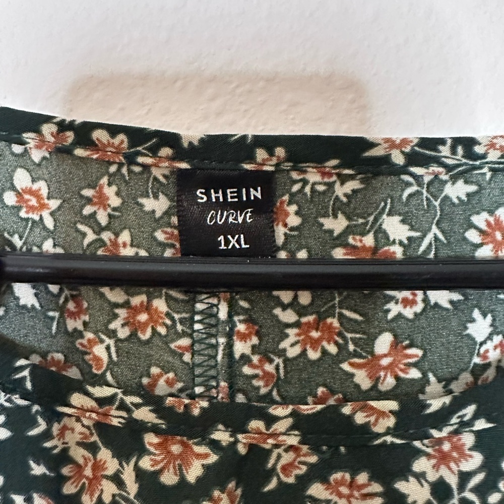 SHEIN Curve Green Floral Blouse 1XL